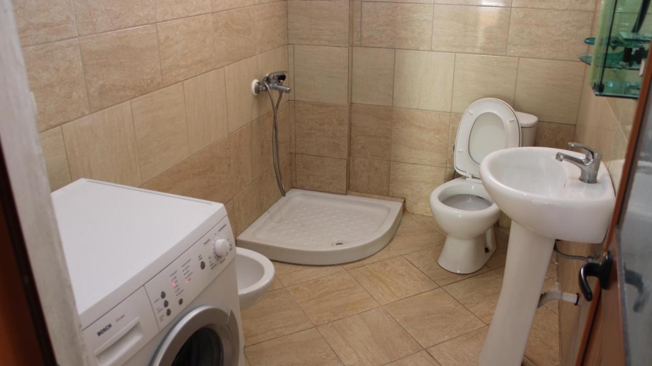 Bledi's Comfy In New Blvd / Free Parking Apartament *